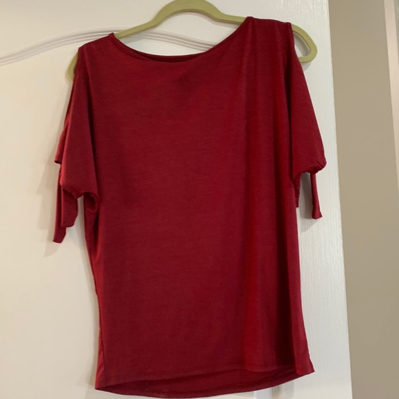 Red cold shoulder top. Worn a few times. Size S - Picture 3 of 3